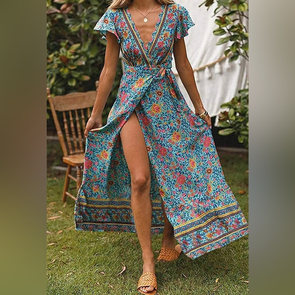 Zesica Women's Size Medium Blue Floral Boho Wrap Dress